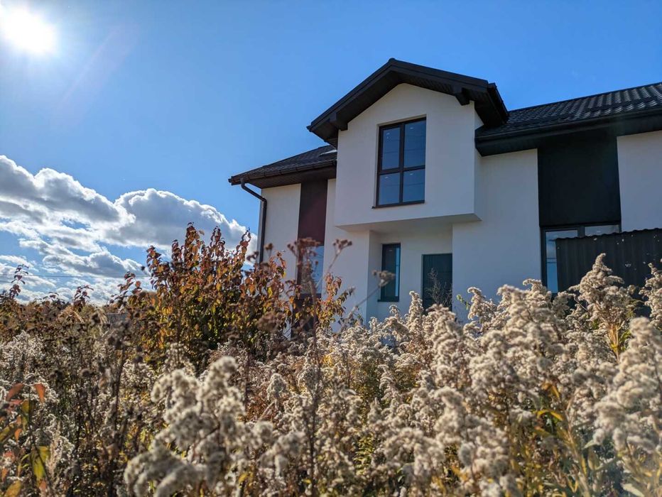 Продаж ексклюзивного котеджу з власною земельною ділянкою у Винниках