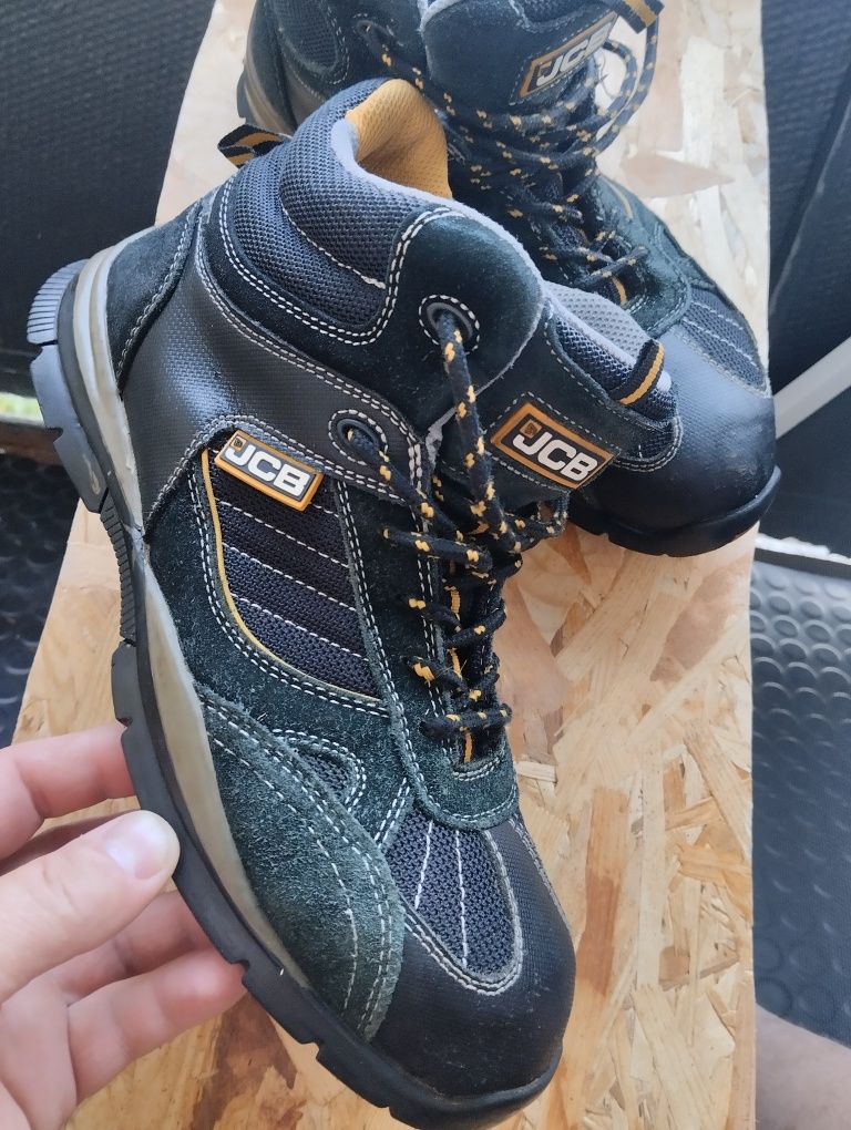 Ботинки JCB 43 (27,5 см)