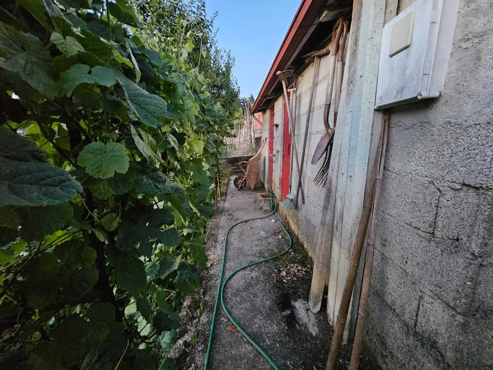Terreno 1400 m² em Frende, com viabilidade de construção