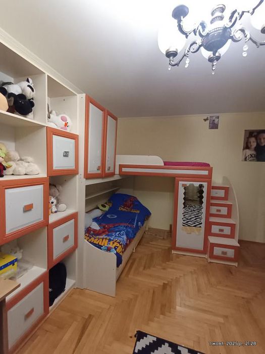 Двоярусне ліжко дитяче, кутове.