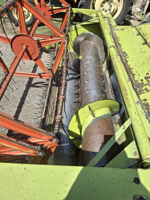 Kombajn zbożowy Claas compact 30