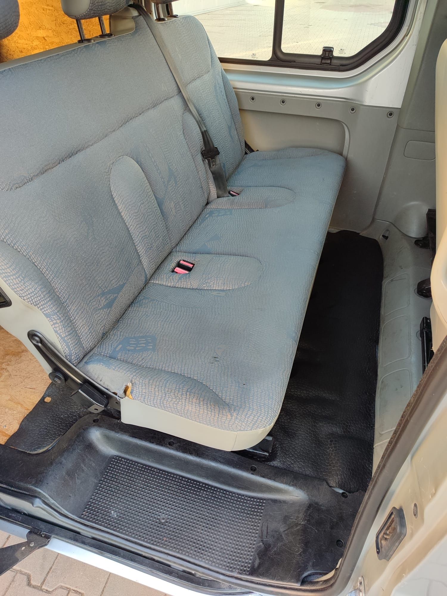 Renault trafic 6 osobowy