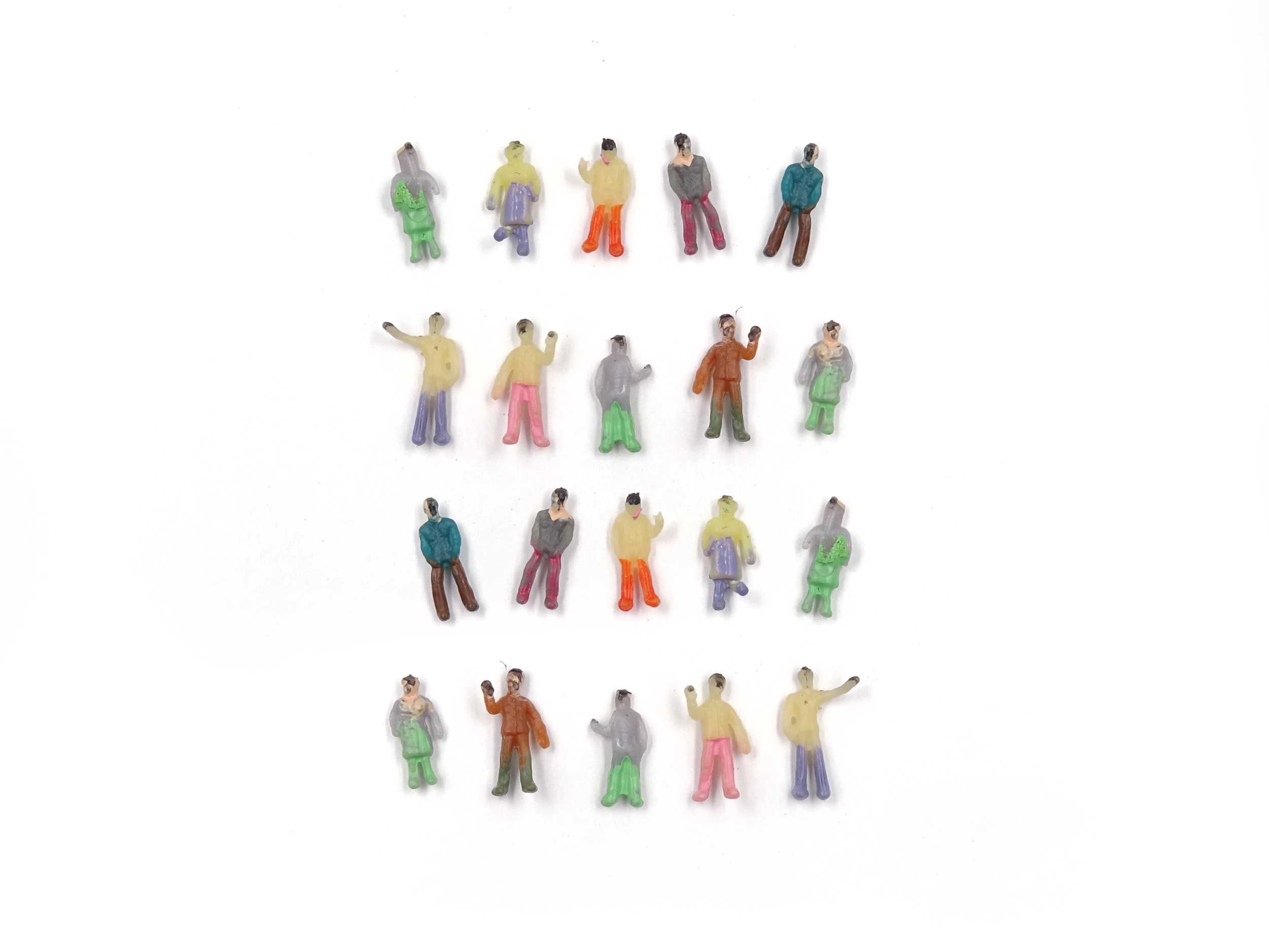 Figurki ludzie ludziki na makietę 30 szt N 1:160