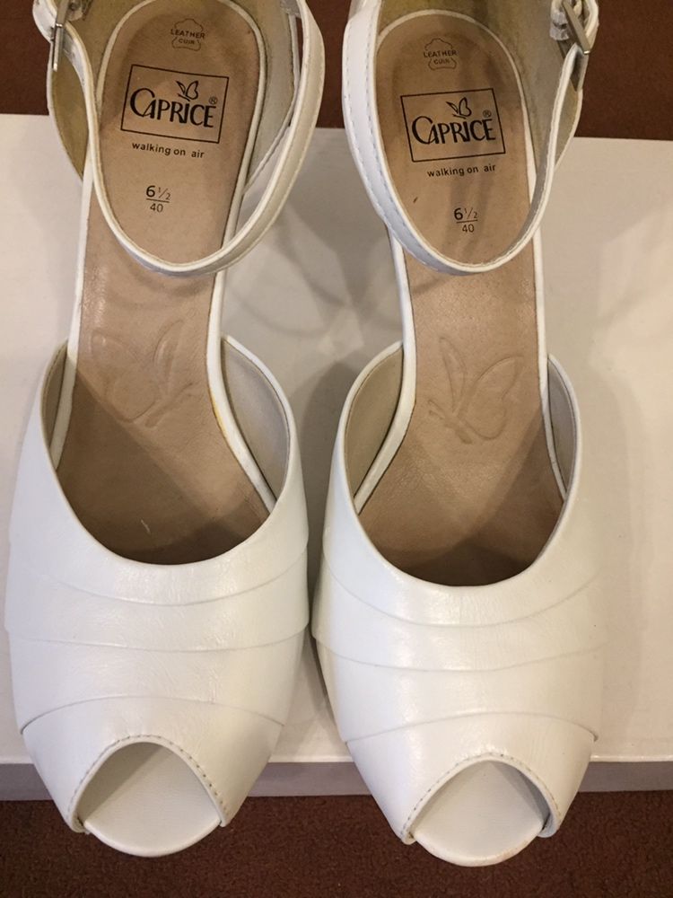 Caprice. Buty skórzane białe ślubne. R. 40