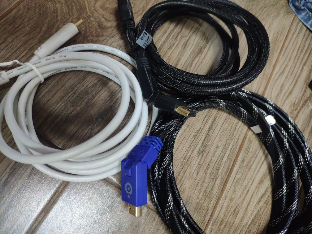 АКЦІІЯ!3х-метровий кабель HDMI з роз'ємом, що регулюється на 180 гр