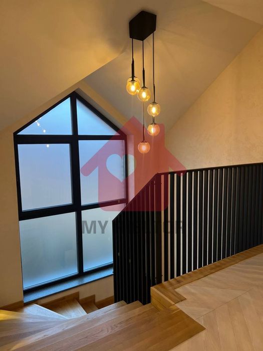 Продаж будинку гарного будинку.