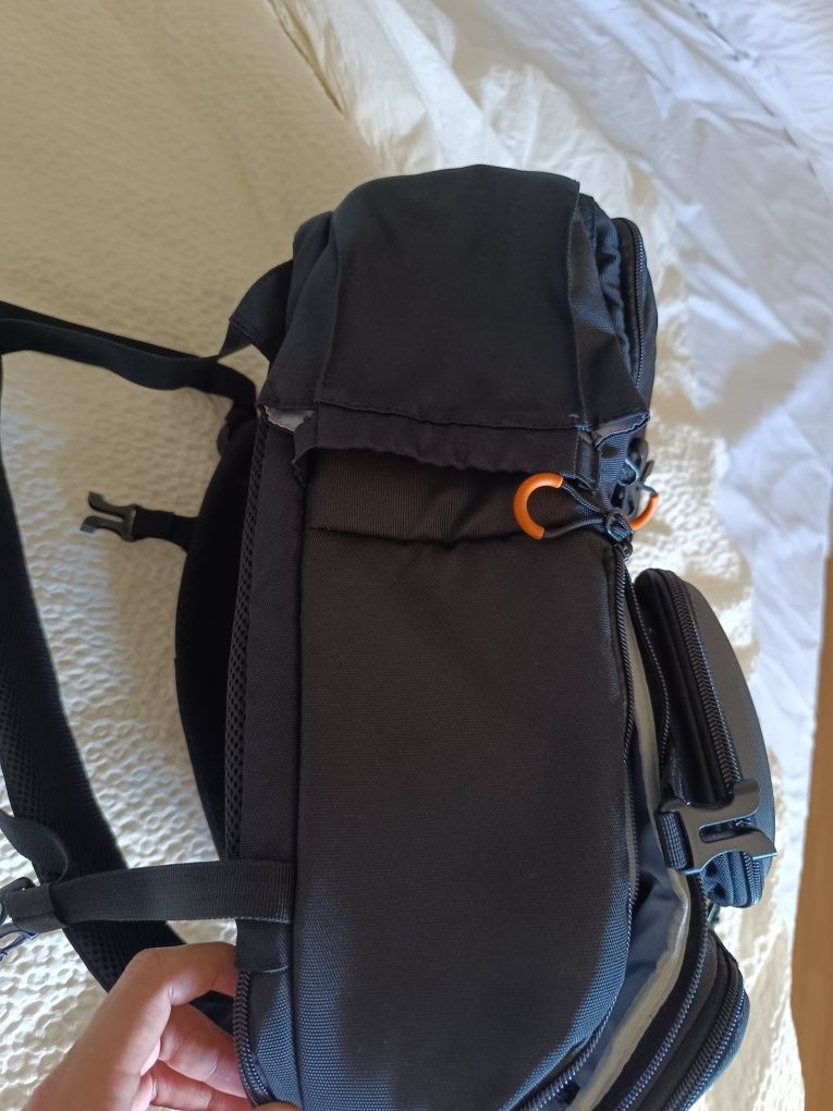 Mochila para máquina fotográfica e acessórios