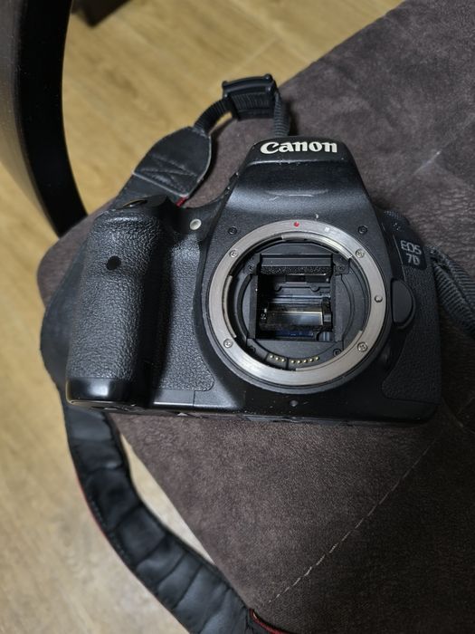 Продам Canon EOS 7D — цифровой зеркальный фотоаппарат