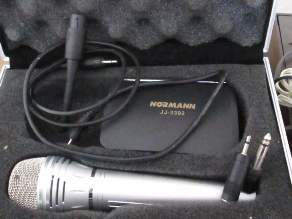 Мікрофон фірми Elenberg MA-300 Professional з радіопередавачем