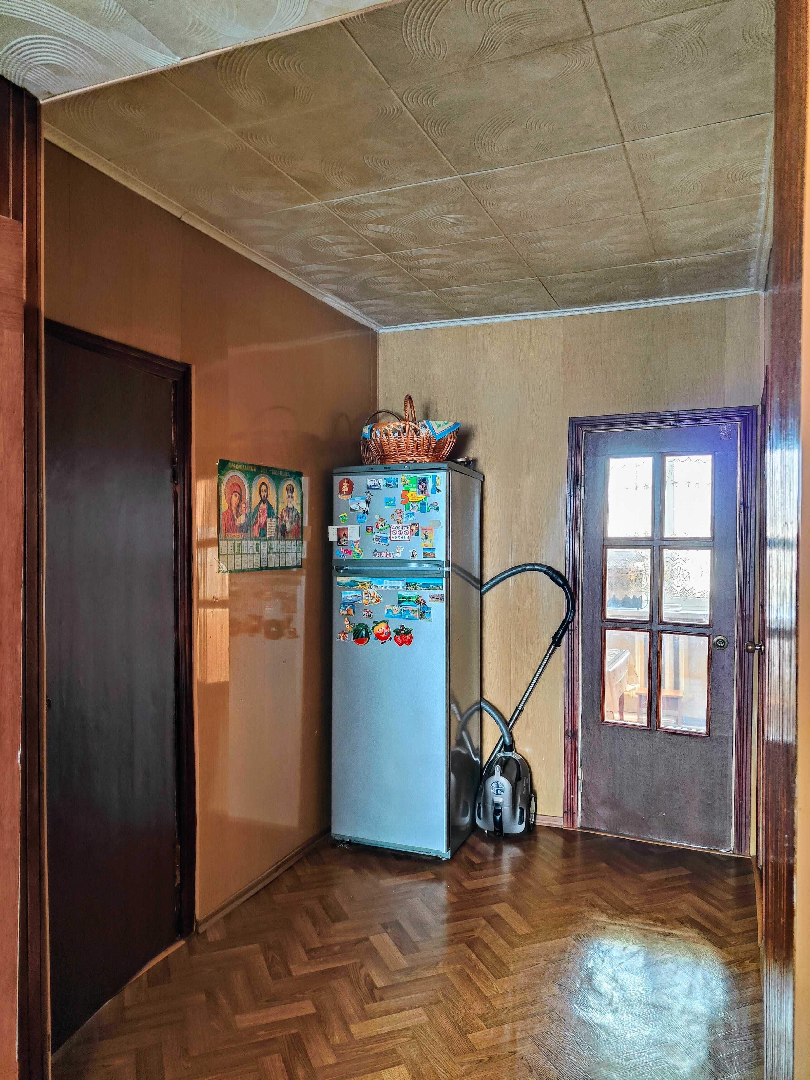 3-кімнатна квартира 70 м² з ремонтом в центрі с. Дмитрівка