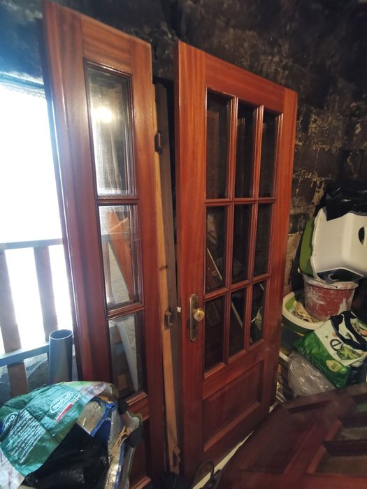 Conjunto de portas (sem aro) para casa/apartamento.