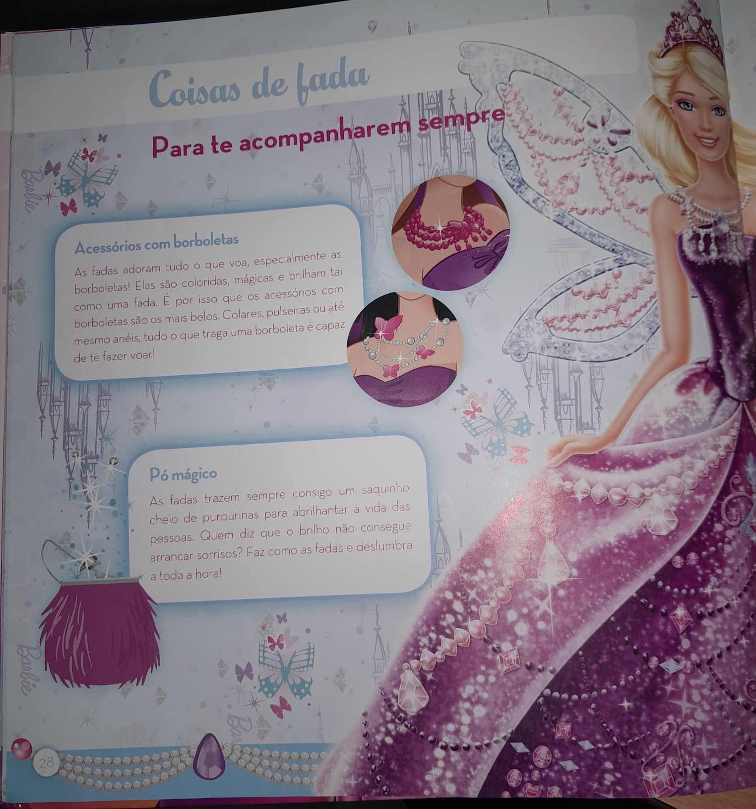 Livro Barbie com capa dura