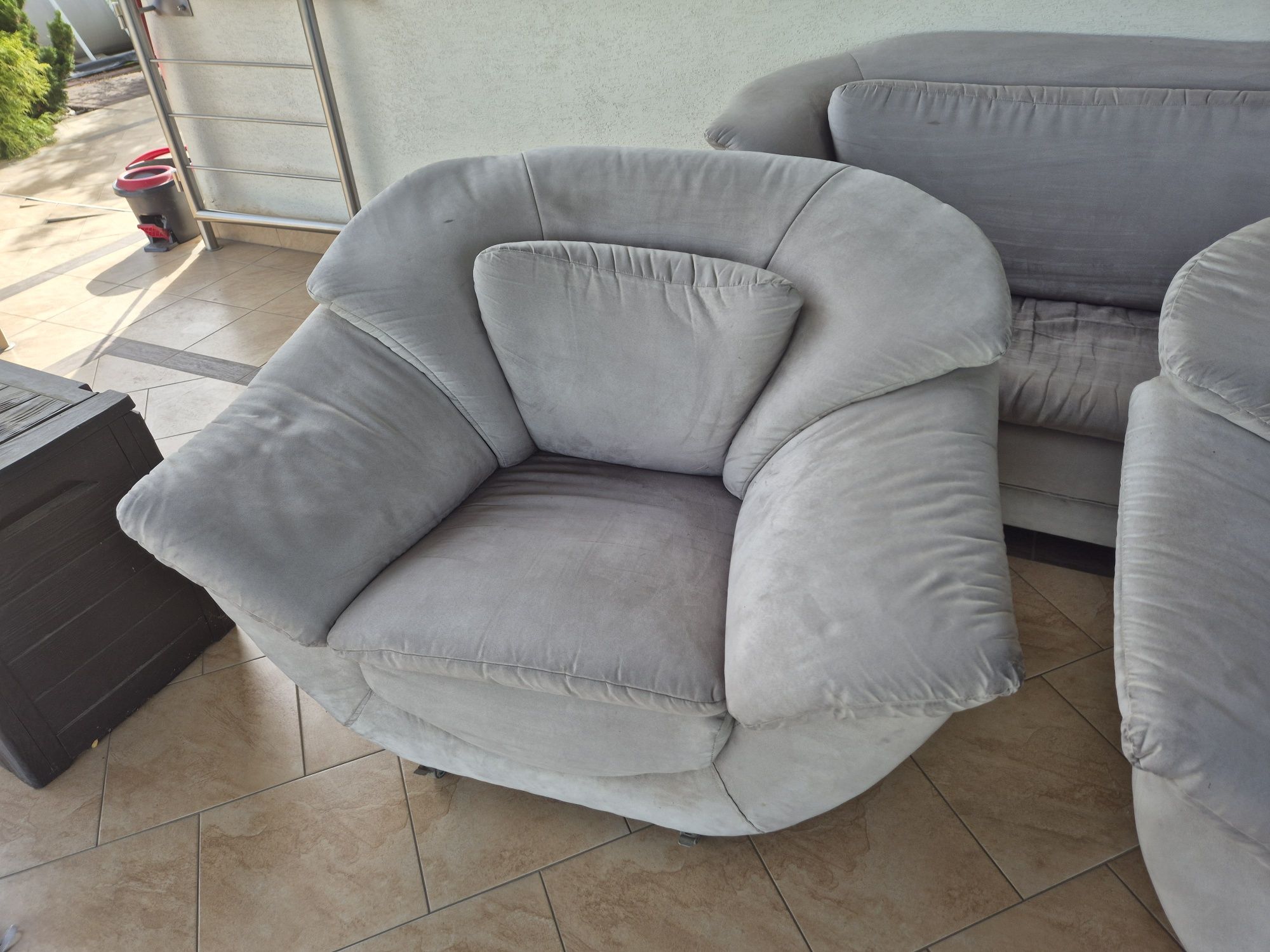 Sofa plus dwa fotele