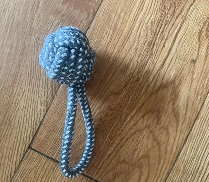 Recznie robiony węzeł z kulą