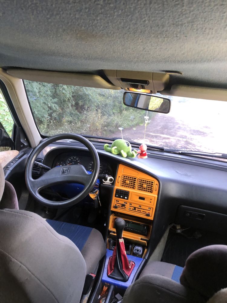 peugeot 405 1,9 бензин