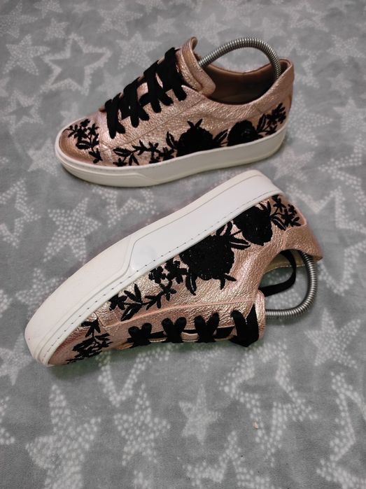 Кросівки Laura Bellariva 40р. 26см натуральна шкіра