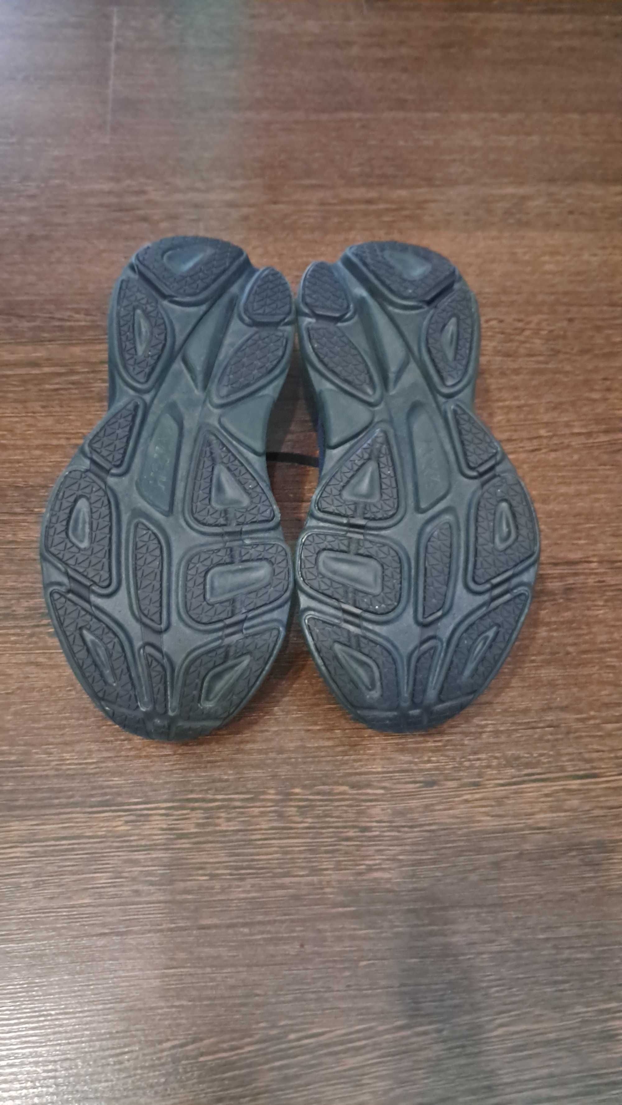 Кросівки Hoka Bondi 8.  Р 39 1/3.  24.5см