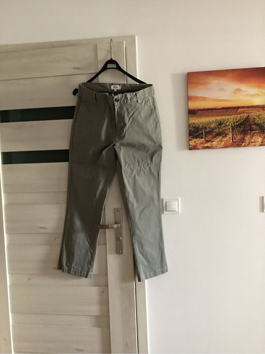 Spodnie meskie materialowe - Debenhmams rozm M