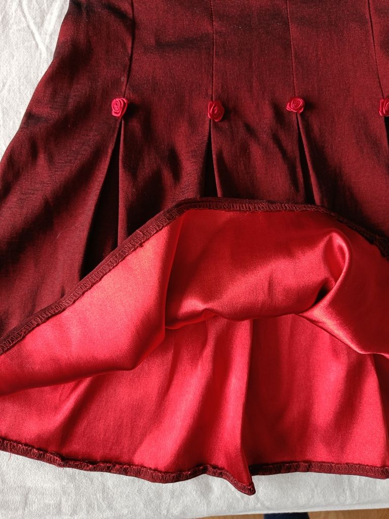 Bordowa błyszcząca czerwona spódniczka dla dziewczynki rozmiar 104