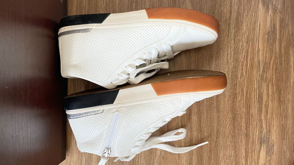 Кеди шкіра білого кольору - стан як нові