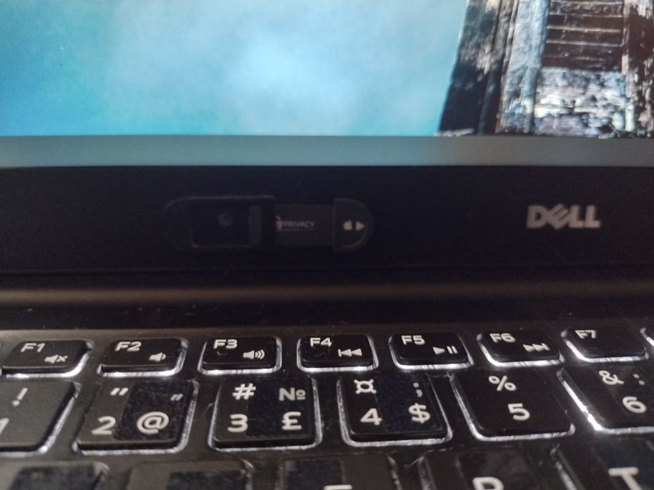 Шикарний тонкорамочний Dell Precision