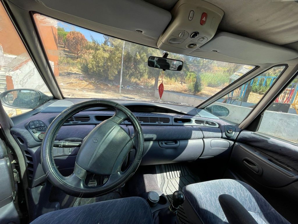 Vendo carrinha a trabalhar bem dúvida meg privada ou venha ver