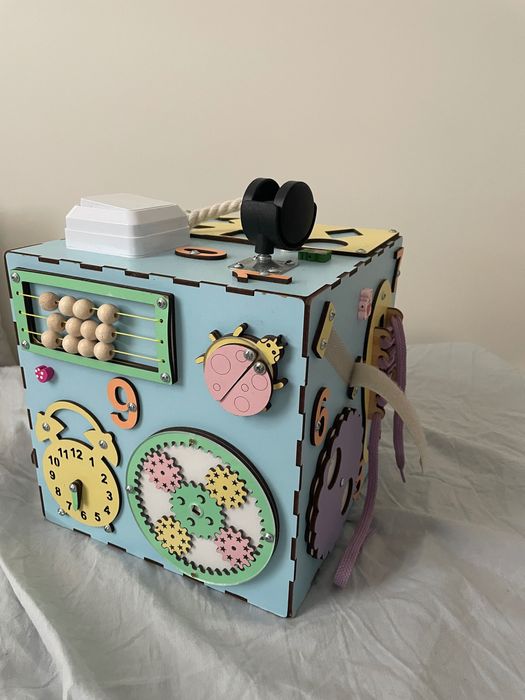 Бізікуб дитячий ,