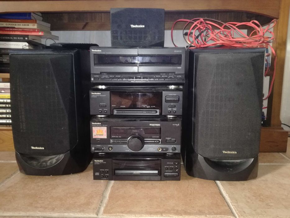 Aparelhagem Technics SC-CH570 com 3 colunas