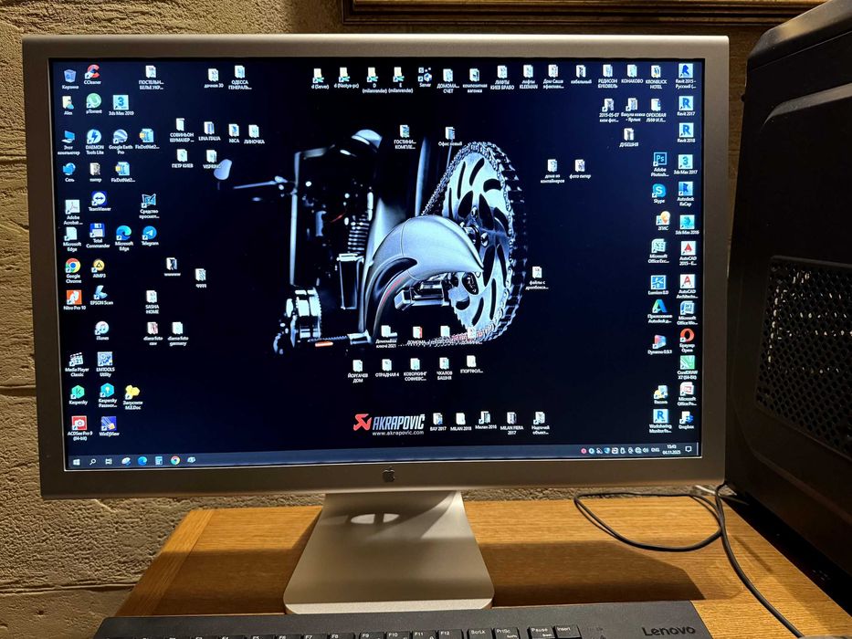 Продаю оригинальный Apple HD Display 23 дюйма в отличном состоянии