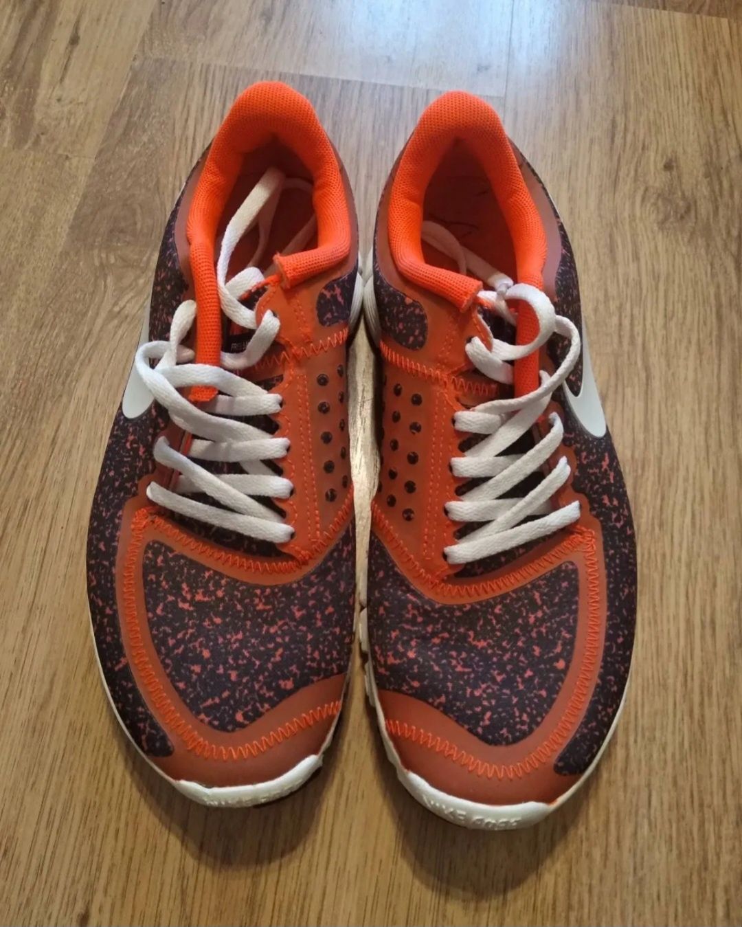 Buty NIKE Free 5.0 idealne do biegania rozm. 37.5

58 zł