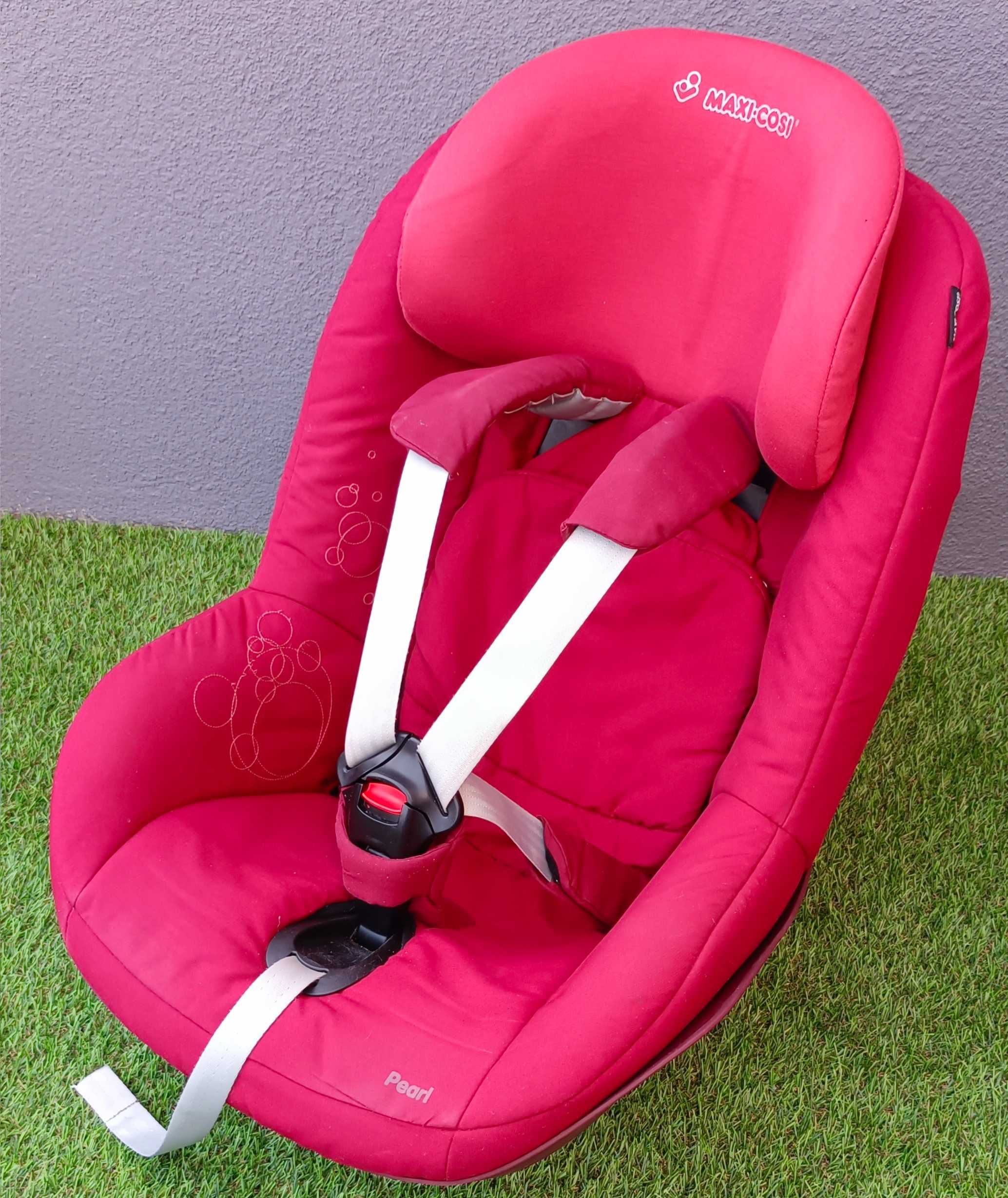 Maxi Cosi zestaw -  baza Familyfix + 2 foteliki: Cabriofix i Pearl