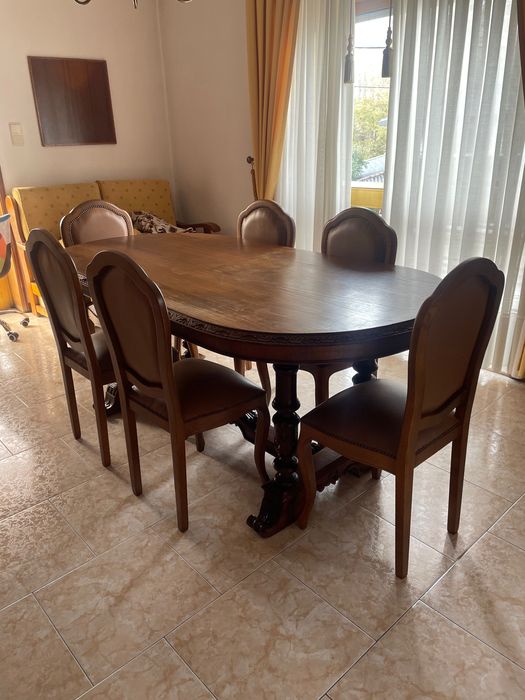 Mesa de jantar com 6 cadeiras