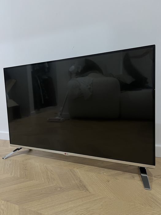 LG 42LB670V ……..