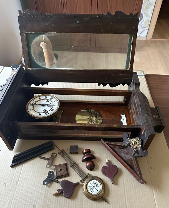 Часы настенные антикварные