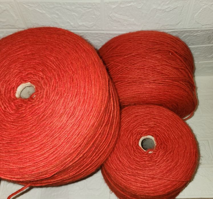 Пряжа , нитки , бобіни . Італія . Pinori Filati