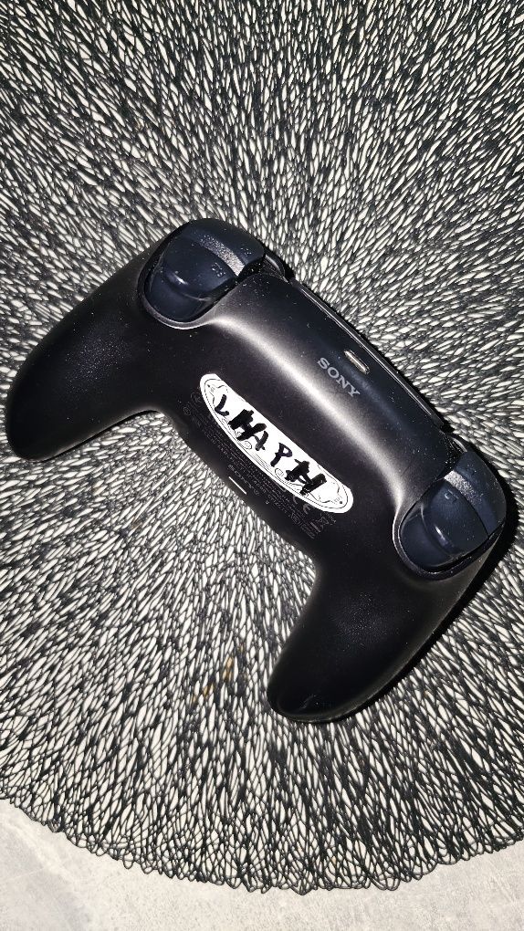 pad do ps5 orginalny z analogami z efektem halla