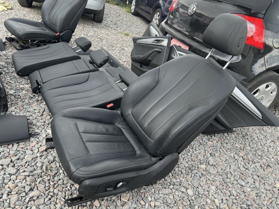 Салон BMW G30 2017 рік