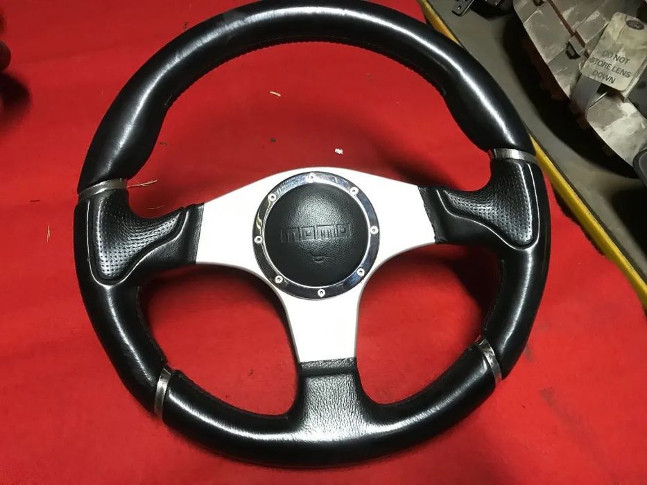 VOLANTE DESPORTIVO MOMO UNIVERSAL