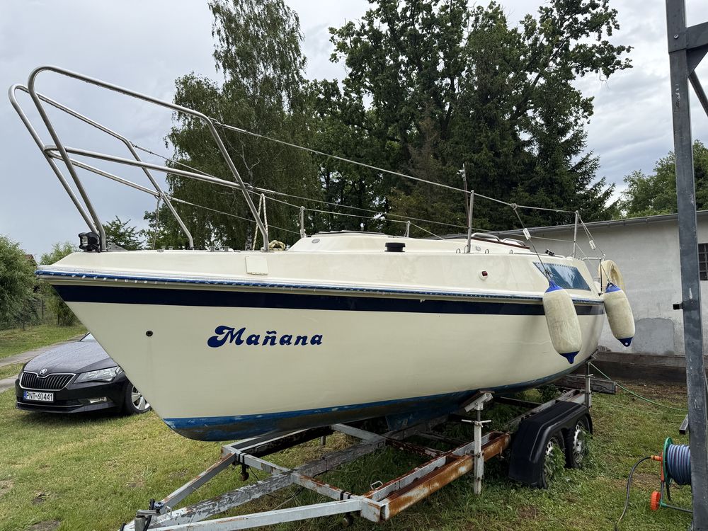 Jacht venus +yamaha 6kM 2 cylindy