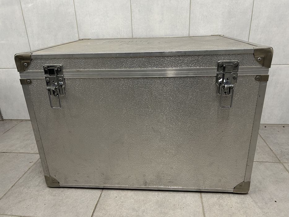 Skrzynia aluminiowa do kampera vana na sprzęt muzyczny