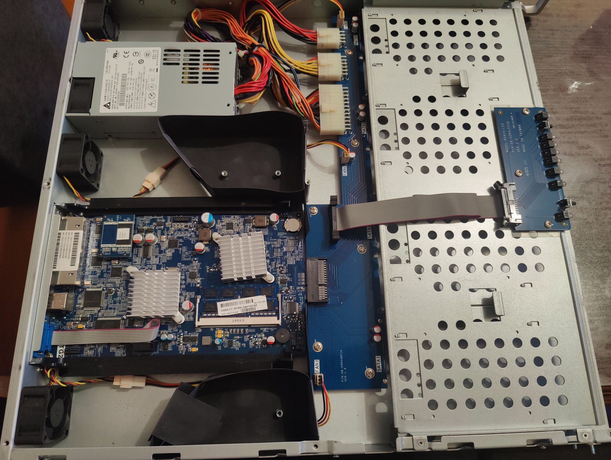 Мережевий накопичувач synology rs814+ / 12tb.
