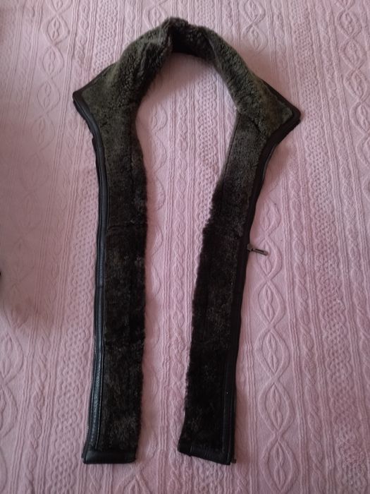 Шкіряна зимова чоловіча куртка.