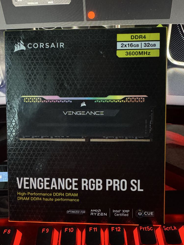 Оперативна памʼять Corsair 16gb DDR4 3600 CMH32GX4M2D3600C18