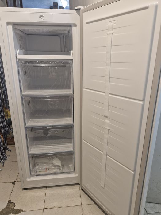 Arca congeladora vertical kunft