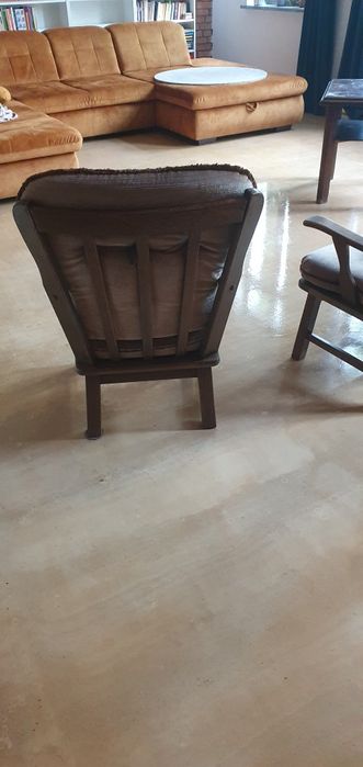 Zestaw wypoczynkowy dwa fotele sofa drewniana konstrukcja