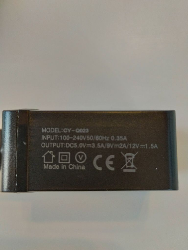 Ładowarka sieciowa USB nowa