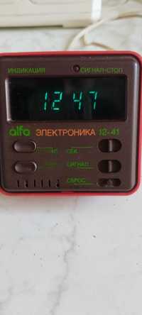 Часы-будильник "Электроника 12-41"