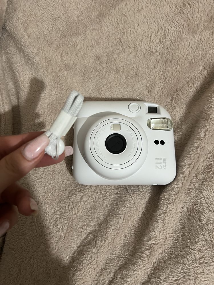 Продам Camera instax mini 12