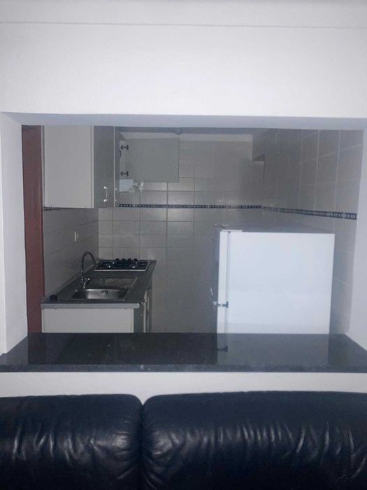 Alugasse T1 rua de angola,mobilhado,com eatancionamento