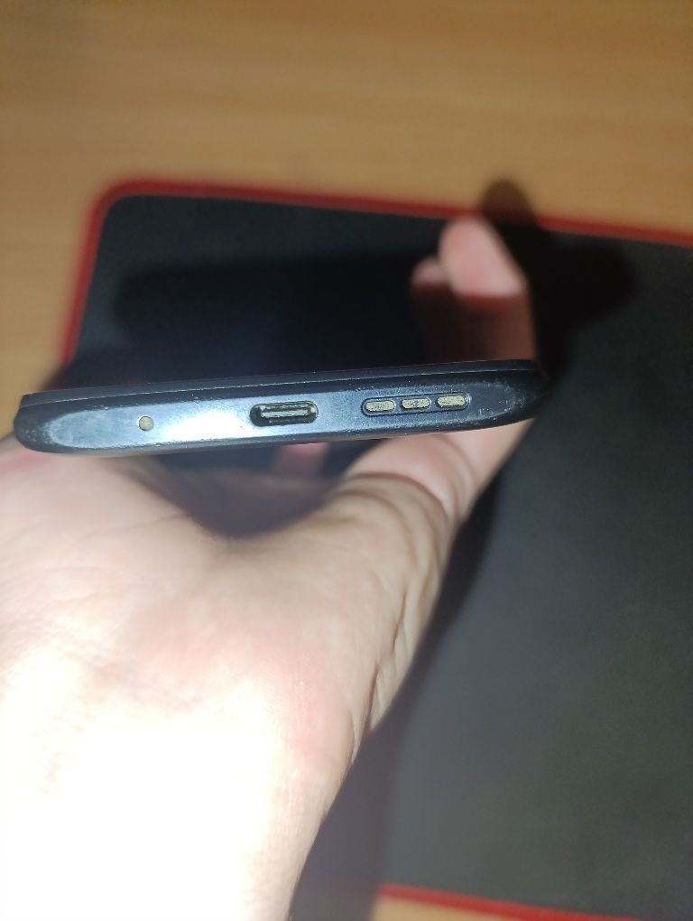 Продам телефон Xiaomi redmi 9T 4/64